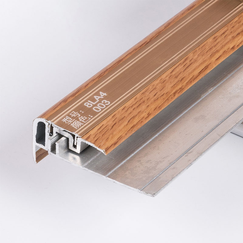 زخرفة حافة الدرج الداخلية