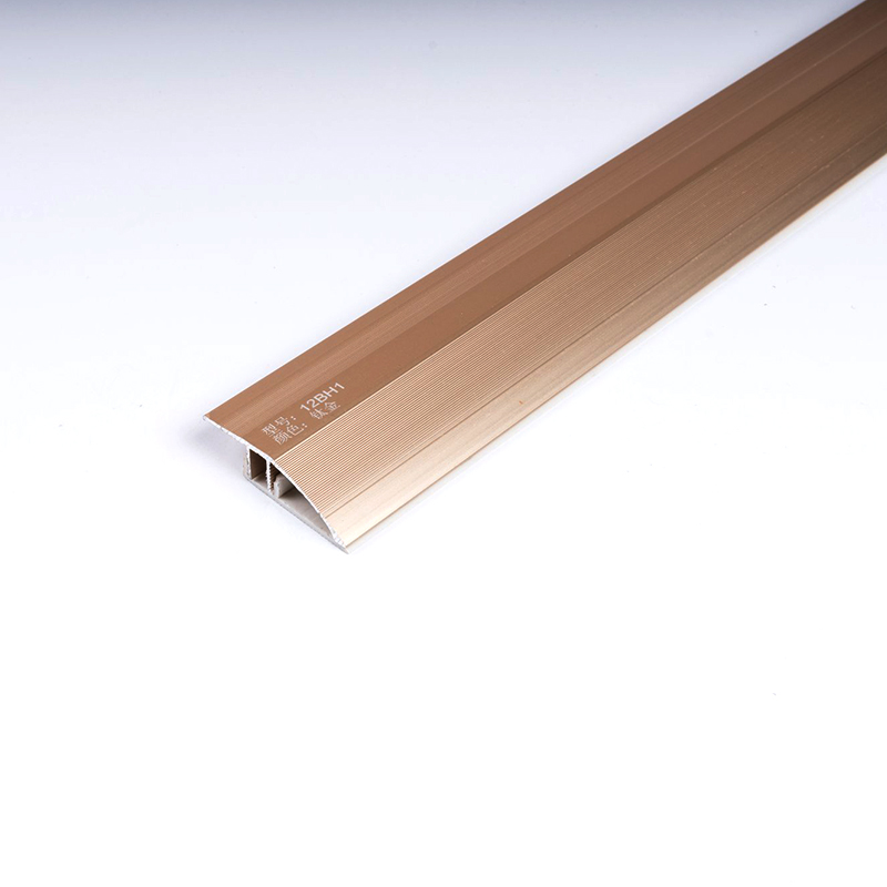 تقليم أنف الدرج من البلاط الفاخر