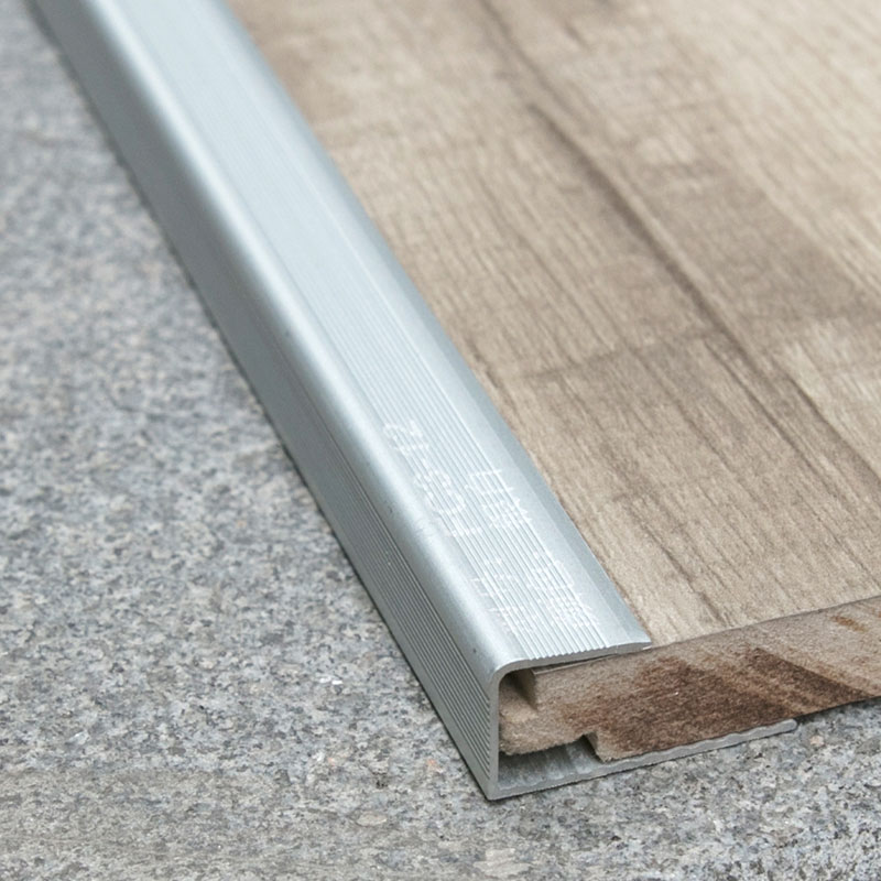 حافة البلاط المتانة للسلالم