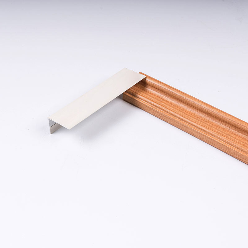 تقليم حافة بلاط الأرضية حسب الطلب