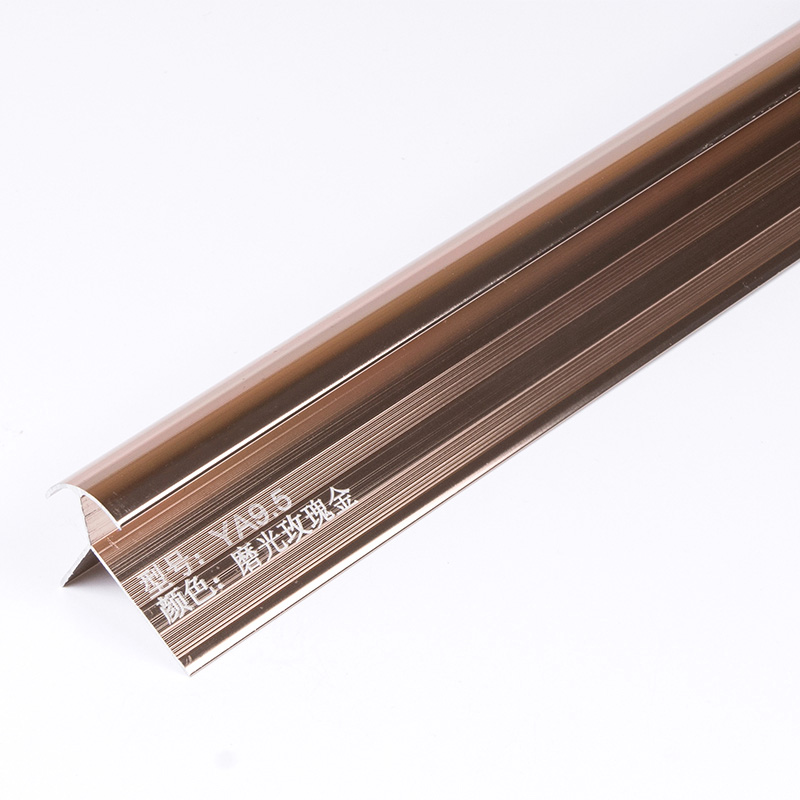 تقليم بلاط الزاوية الخارجية