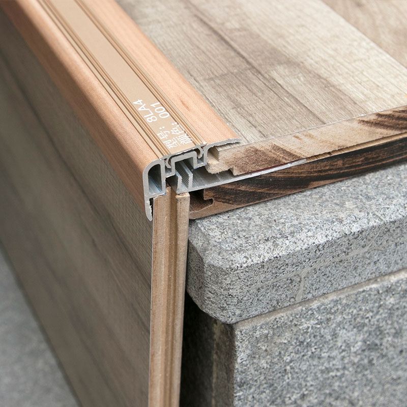 تقليم حافة الدرج حسب الطلب