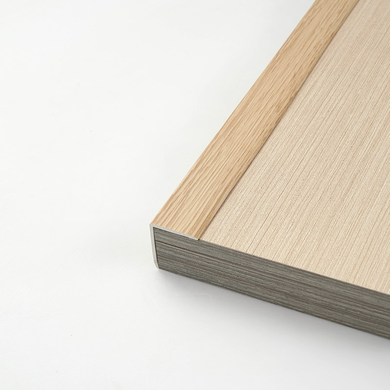  شرائط حافة أرضية على شكل حرف V