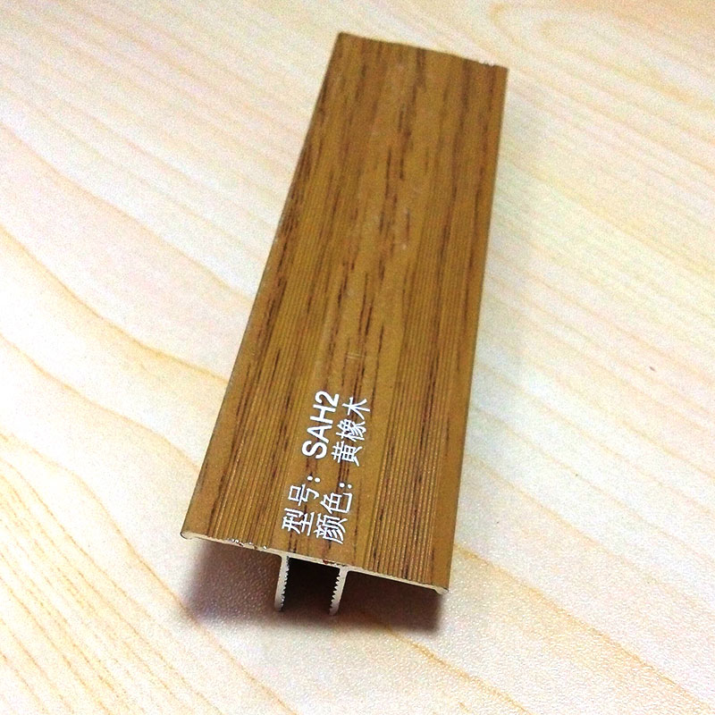 زخرفة داخلية على شكل حرف T