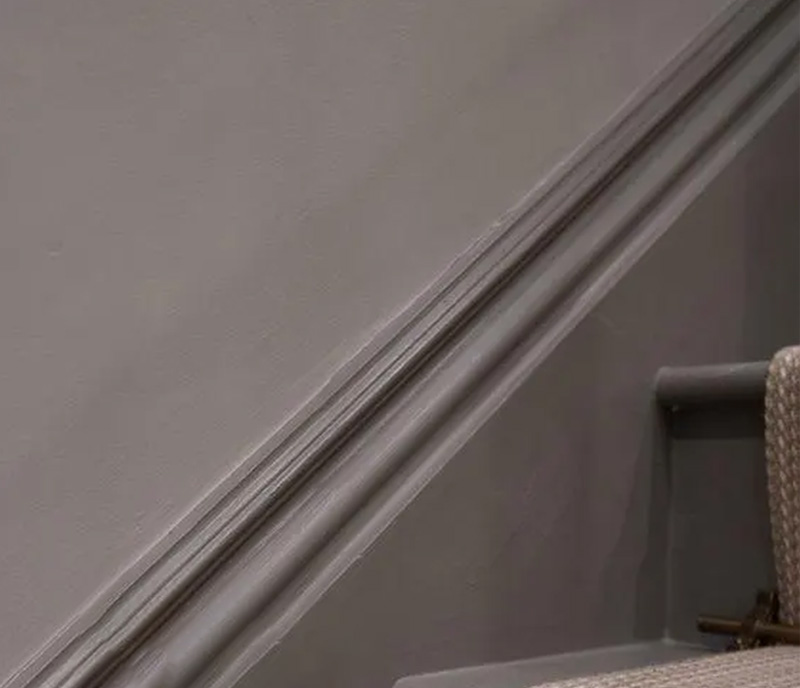 حواف الدرج متينة