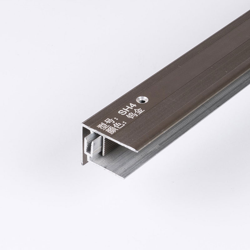 حافة بلاط مخصصة للسلالم