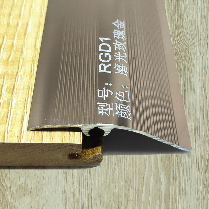 شرائط انتقالية من الألومنيوم بالجملة