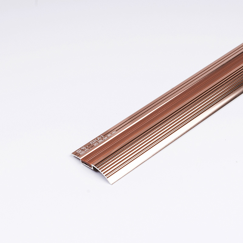 سجادة فاخرة لشريط انتقالي للبلاط