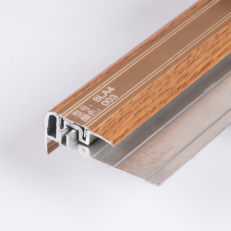 تقليم حافة الدرج