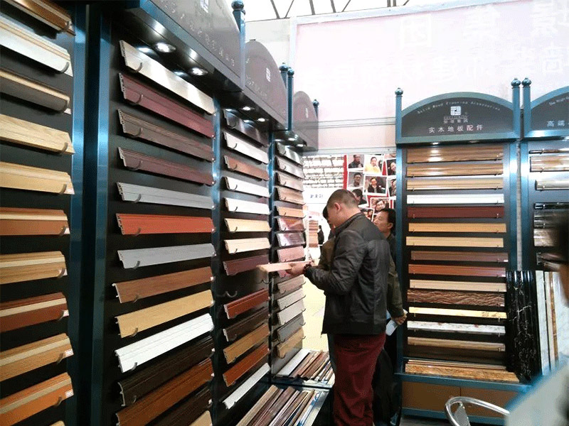 مورد الألواح الخشبية المخددة