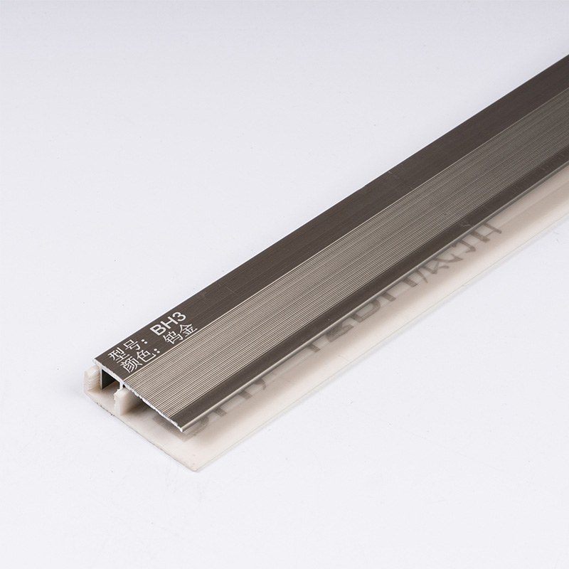 حواف بلاط الأرضيات الداخلية