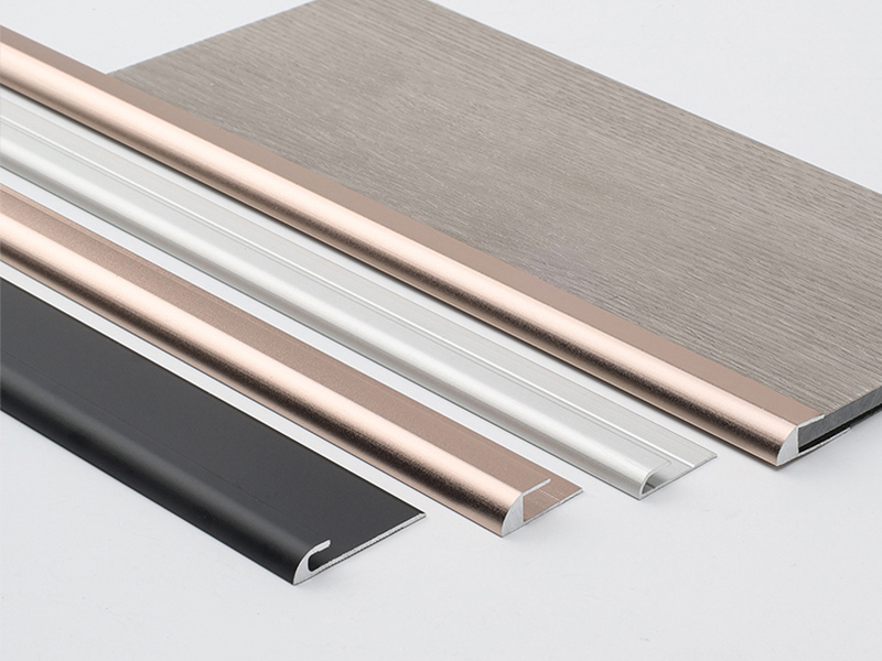 حافة أرضية على شكل حرف C