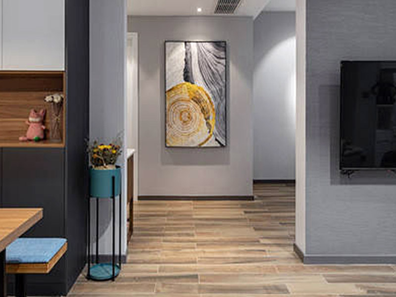 هل يجب أن يكون اللوح الأساسي بنفس لون الأرضية؟