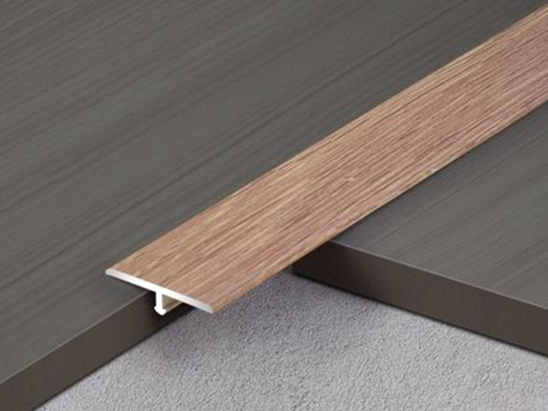 كيف تقوم بتثبيت شريط انتقالي T-Molding؟