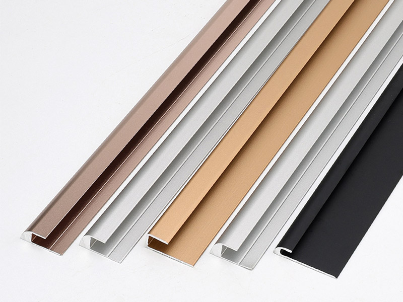 تقليم الأرضية على شكل C