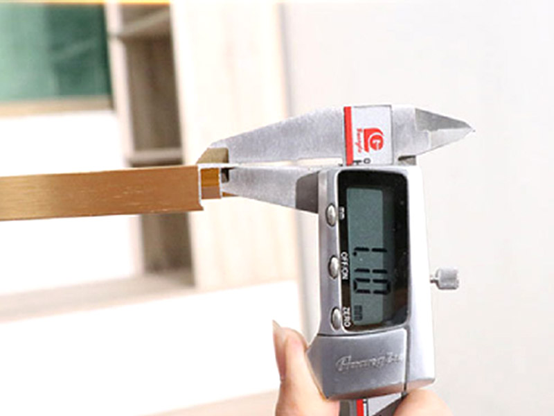 سماكة مادة الحوائط: النطاق والتطبيقات وتأثيرها