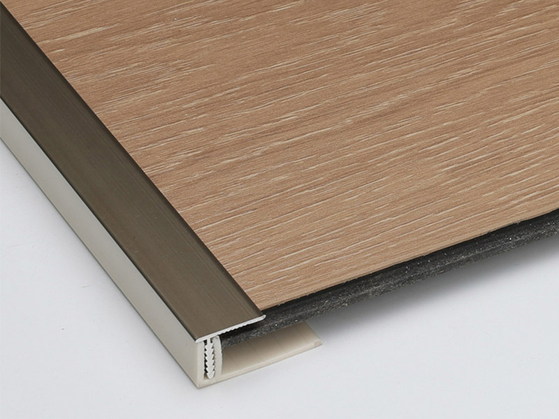 شريط انتقالي لطبقات الأرضية على شكل حرف T أوفست