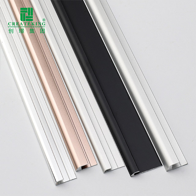 حافة أرضية على شكل حرف C مقاس 28.9 × 3.2 مم 