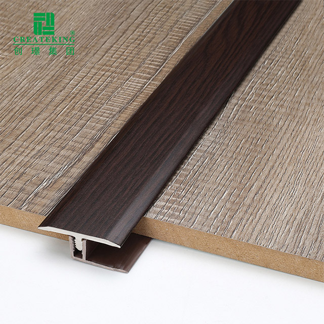 شرائط حواف أرضية على شكل حرف T PVC مقاس 40*12.6 مم