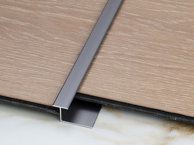 حافة على شكل حرف T