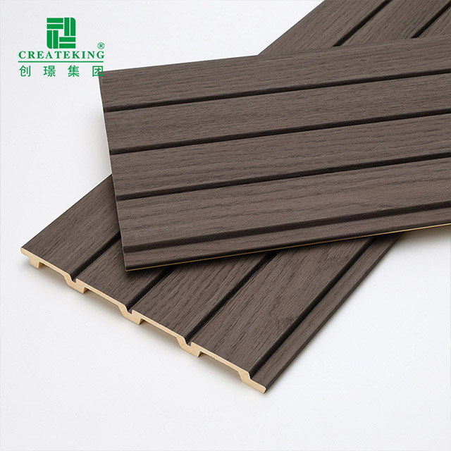 170 * 11 مم ألواح الجدران البلاستيكية المخددة ذات النهاية الخشبية