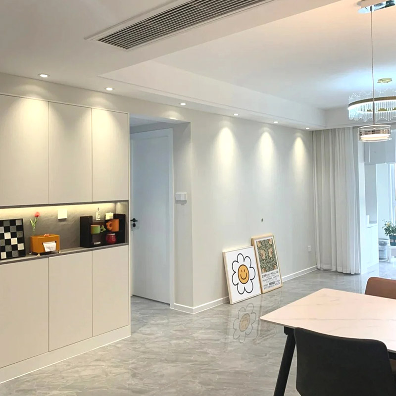 أي نوع من ديكورات الحوائط هو الأفضل لغرفة المعيشة؟