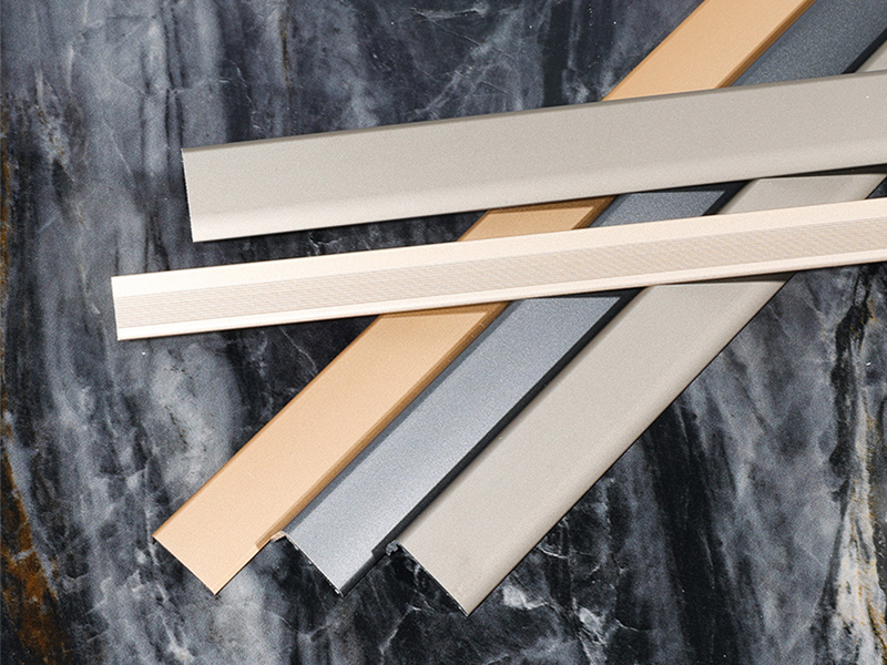 شريط انتقالي للأرضيات على شكل حرف L