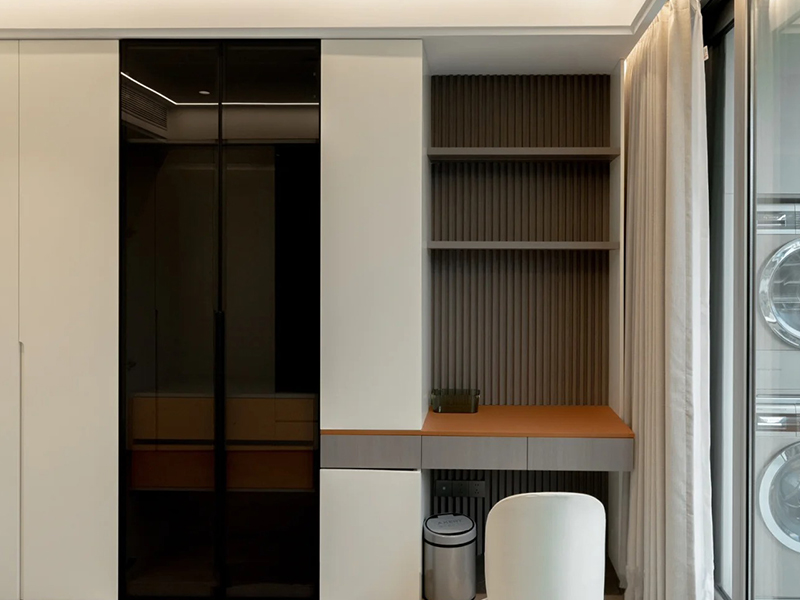 ألواح الجدران الصلبة المخددة PVC مقاس 130*7.8 مم