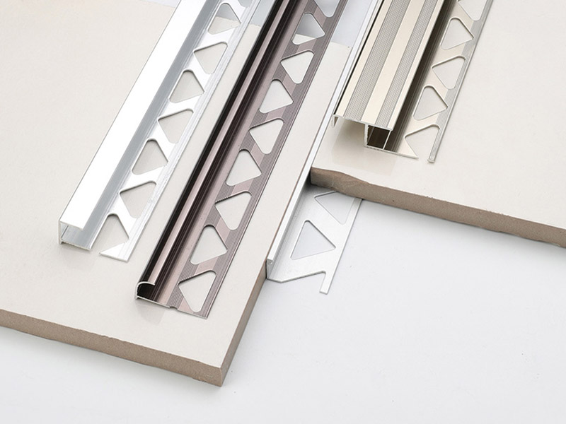 حافة البلاط على شكل حرف C