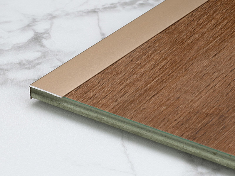 شريط انتقالي للأرضيات على شكل حرف L