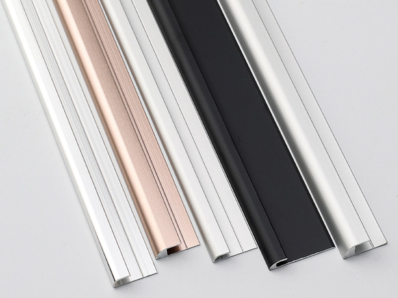 حافة أرضية معدنية على شكل حرف C