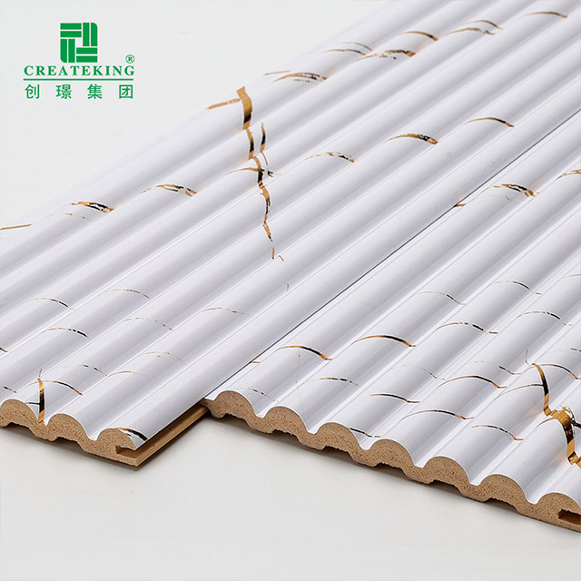 لوحة حائط صلبة نصف مستديرة بلمسة نهائية من الرخام الأبيض الذهبي مقاس 105.5*8.5 مم