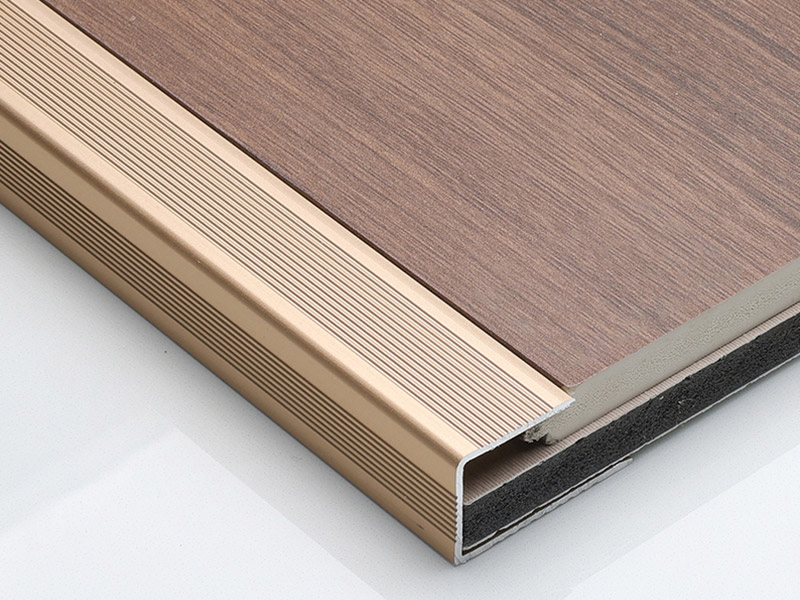 حافة أرضية من الألومنيوم على شكل حرف C