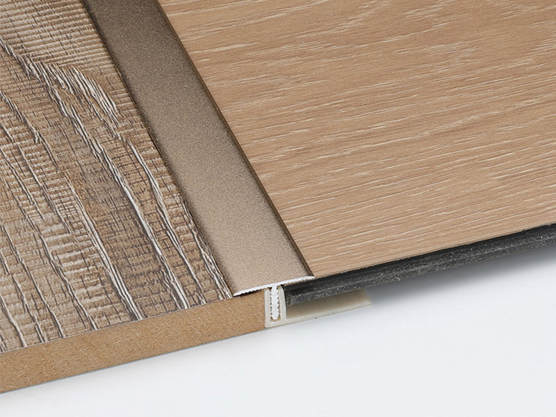 شريط انتقالي للأرضية من الألومنيوم على شكل حرف T