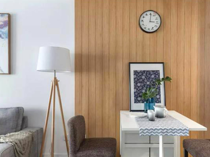 المواد الرخيصة التي تغطي الجدار: خيارات بأسعار معقولة