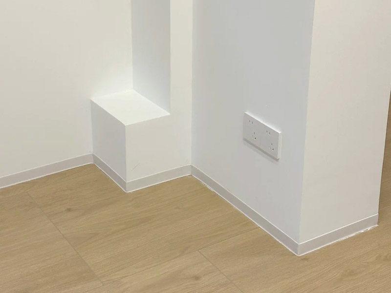 ألواح الحواف ذاتية اللصق